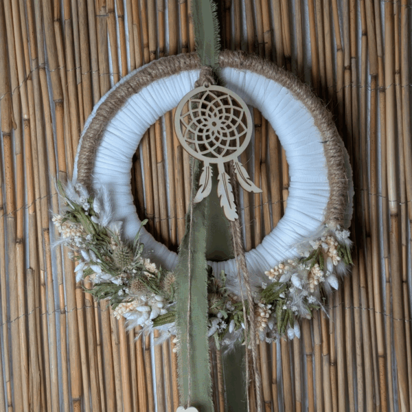 Upcycling-Kranz mit Textilband & Holz – 23,5cm – Bild 2