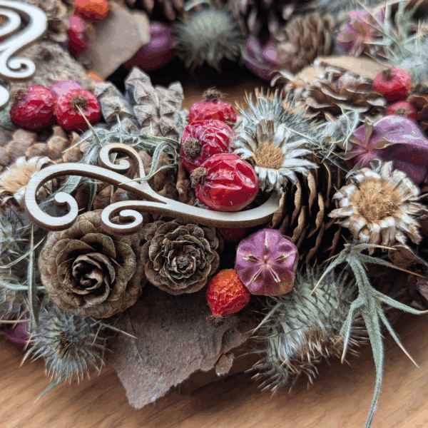 Herbstkranz mit Zapfen & Rinde | 25 cm – Bild 4