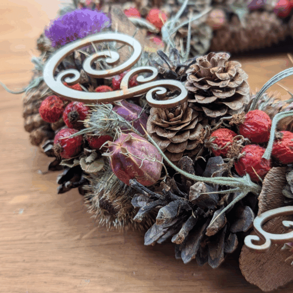 Herbstlicher Trockenblumenkranz mit Rinde & Zapfen | 30 cm – Bild 3