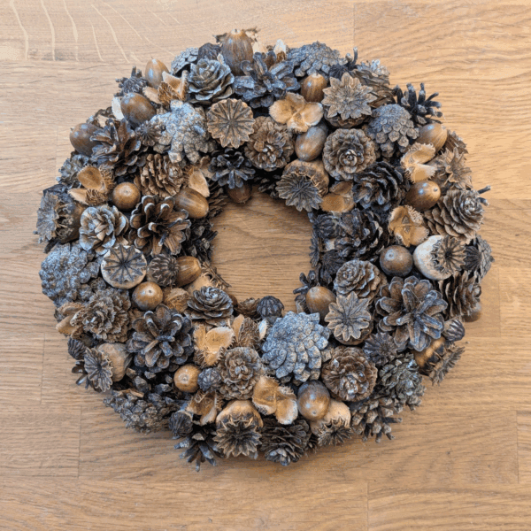 Naturkranz mit Zapfen, Eicheln & Mohnkapseln - 24 cm