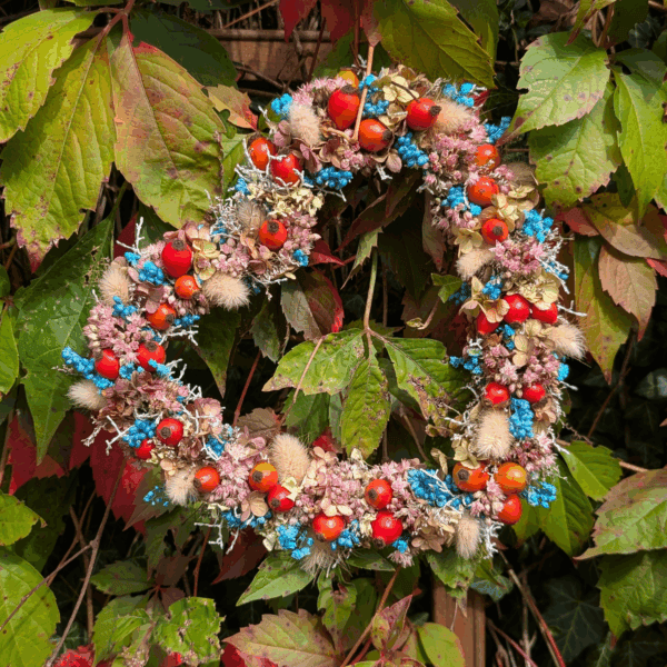 Trockenblumen-Herz mit Rispenhortensie & Hagebutten – fein. herbstlich. handgemacht. – Bild 4