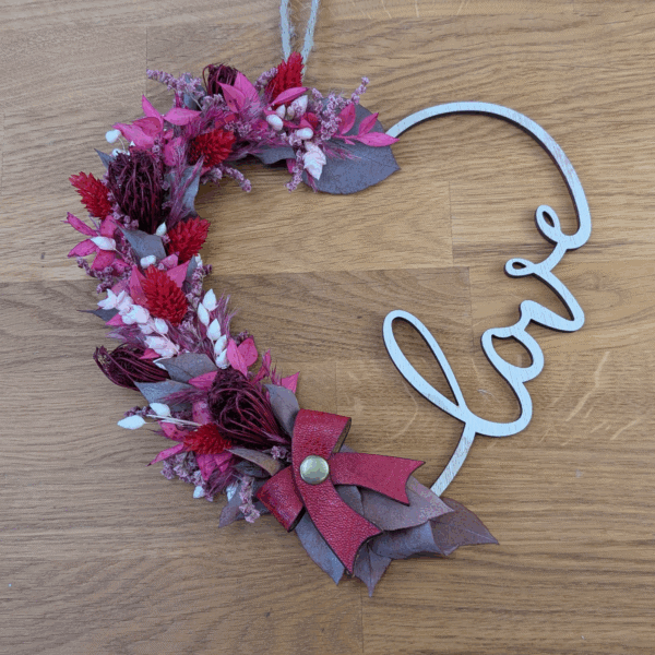 Holzherz „LOVE“ Rot-Rosa mit Trockenblumen 23x25cm