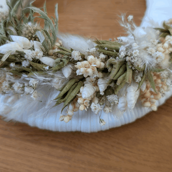 Upcycling-Kranz mit Textilband & Holz – 23,5cm – Bild 5