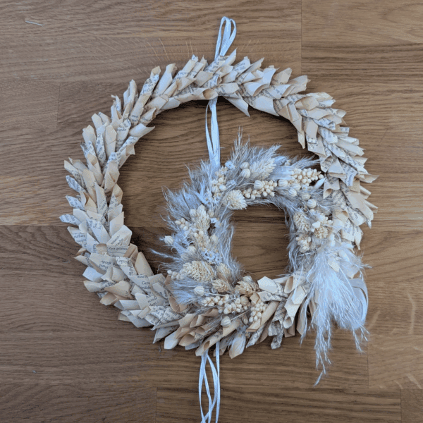 Trockenblumenkranz mit Pampas & Buchseiten - 25cm