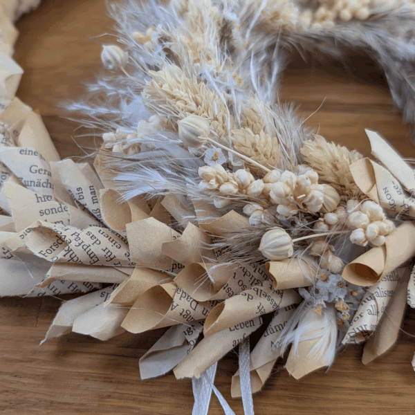 Trockenblumenkranz mit Pampas & Buchseiten - 25cm – Bild 3