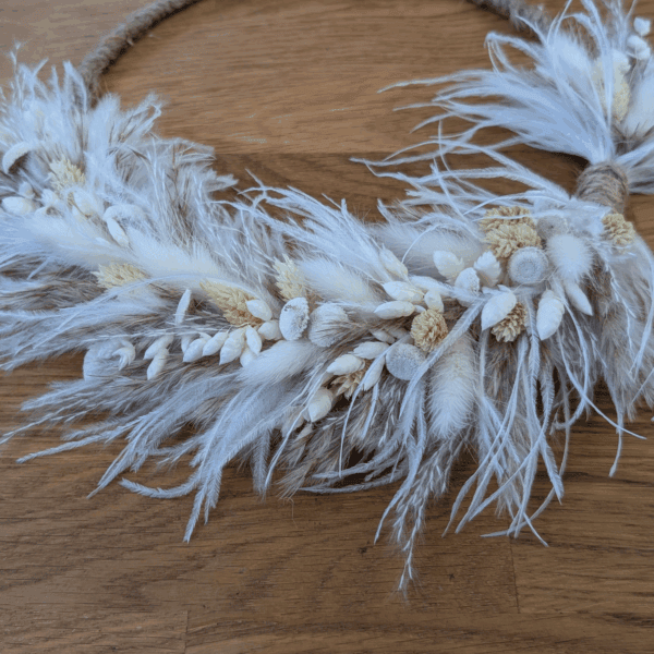 Trockenblumenkranz mit Straußenfedern & Pampas - 25 cm – Bild 5