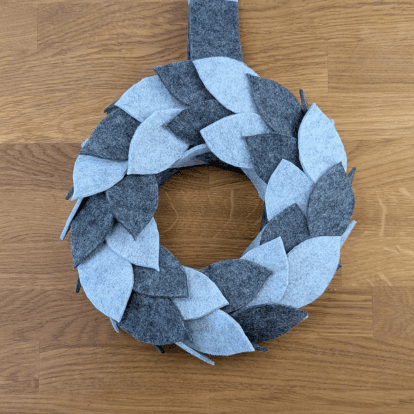 Upcycling-Kranz aus Filz – 23,5cm