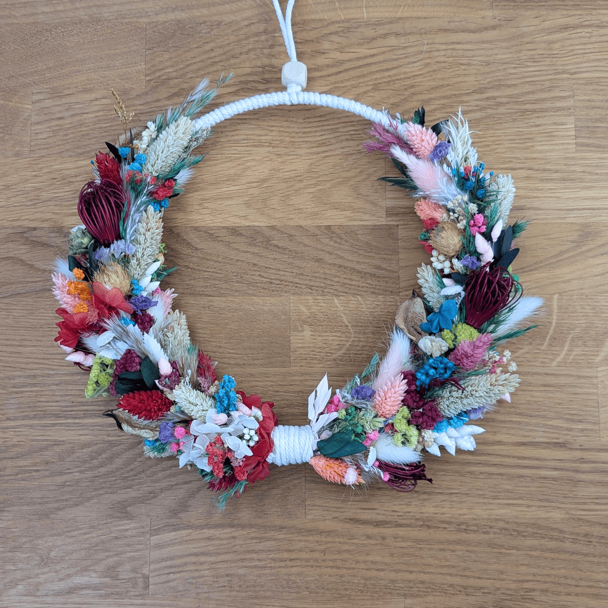 Trockenblumenkranz mit Makrameekordel, Holzperle & Pampasgras (25 cm)