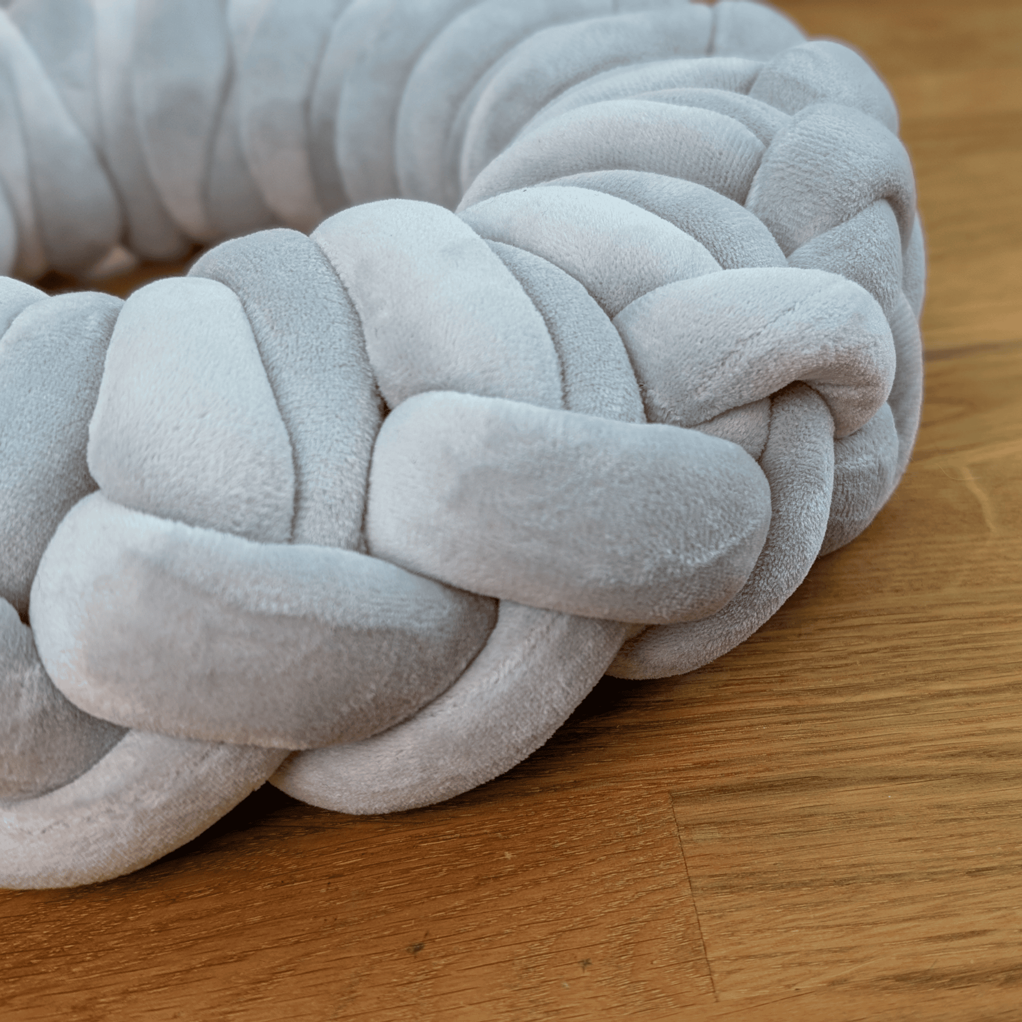 Kranz aus grauem Textilgarn – umhäkelt & undekoriert (32,5 cm) – Bild 3