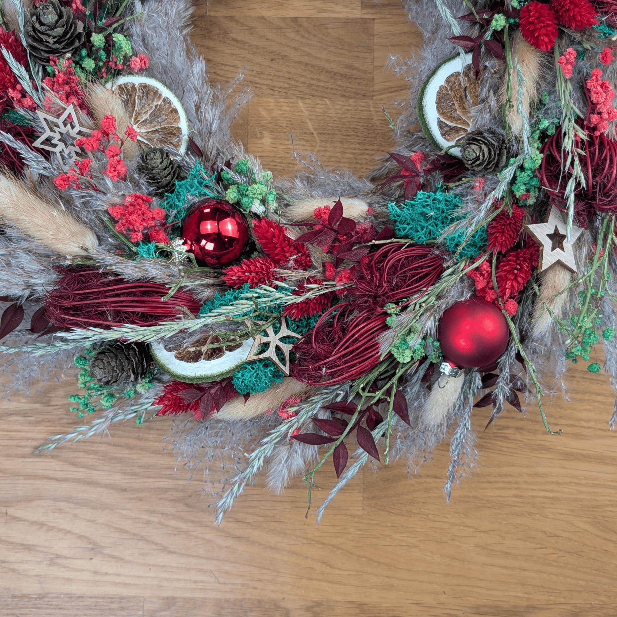 Winterlicher Trockenblumenkranz mit Limette & Naturakzenten – Bild 5