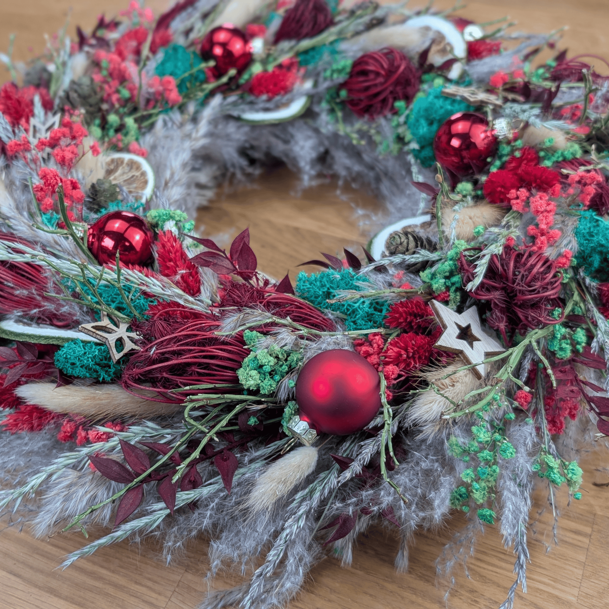 Winterlicher Trockenblumenkranz mit Limette & Naturakzenten – Bild 6