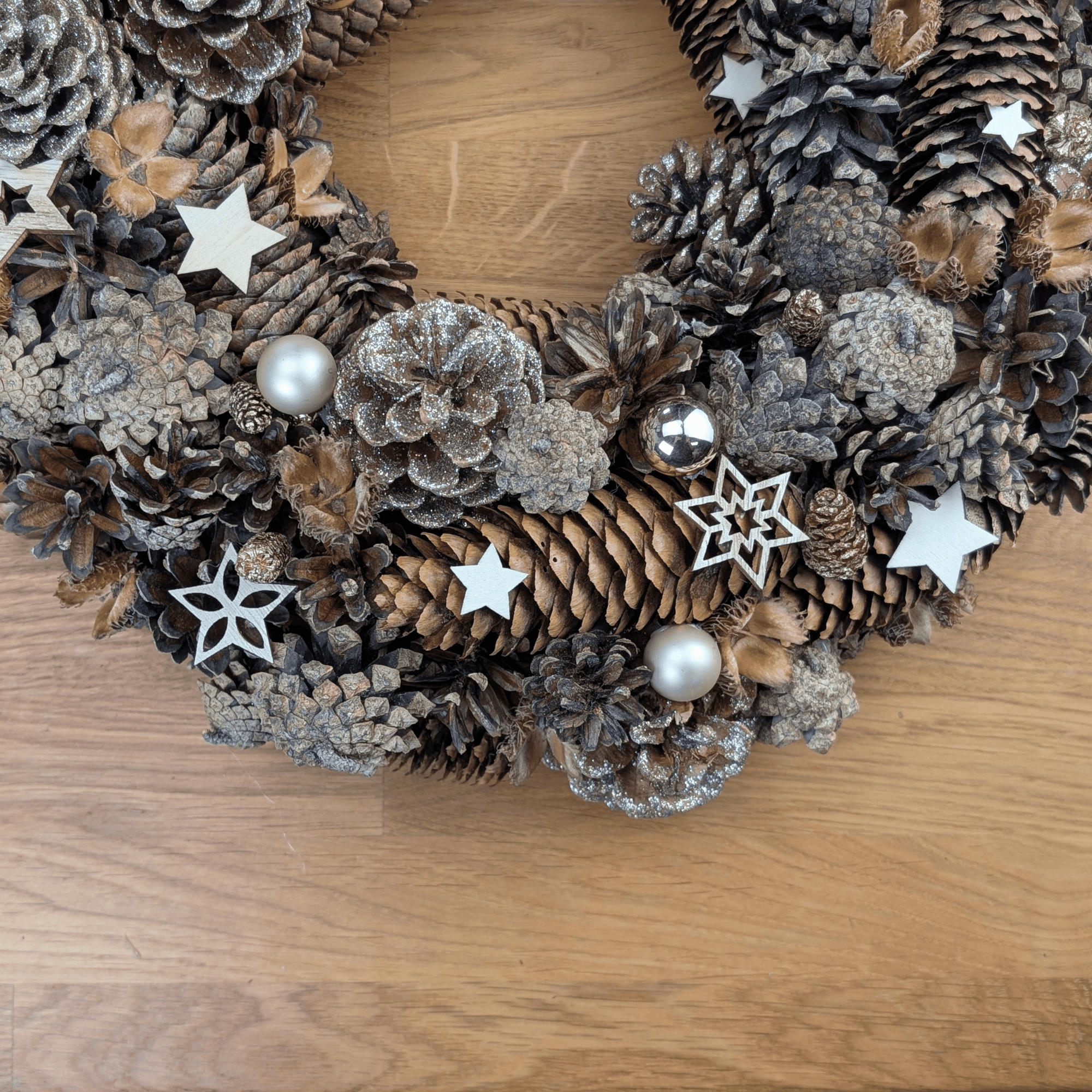 Zapfenkranz in Beige, Braun & Gold – Bild 5