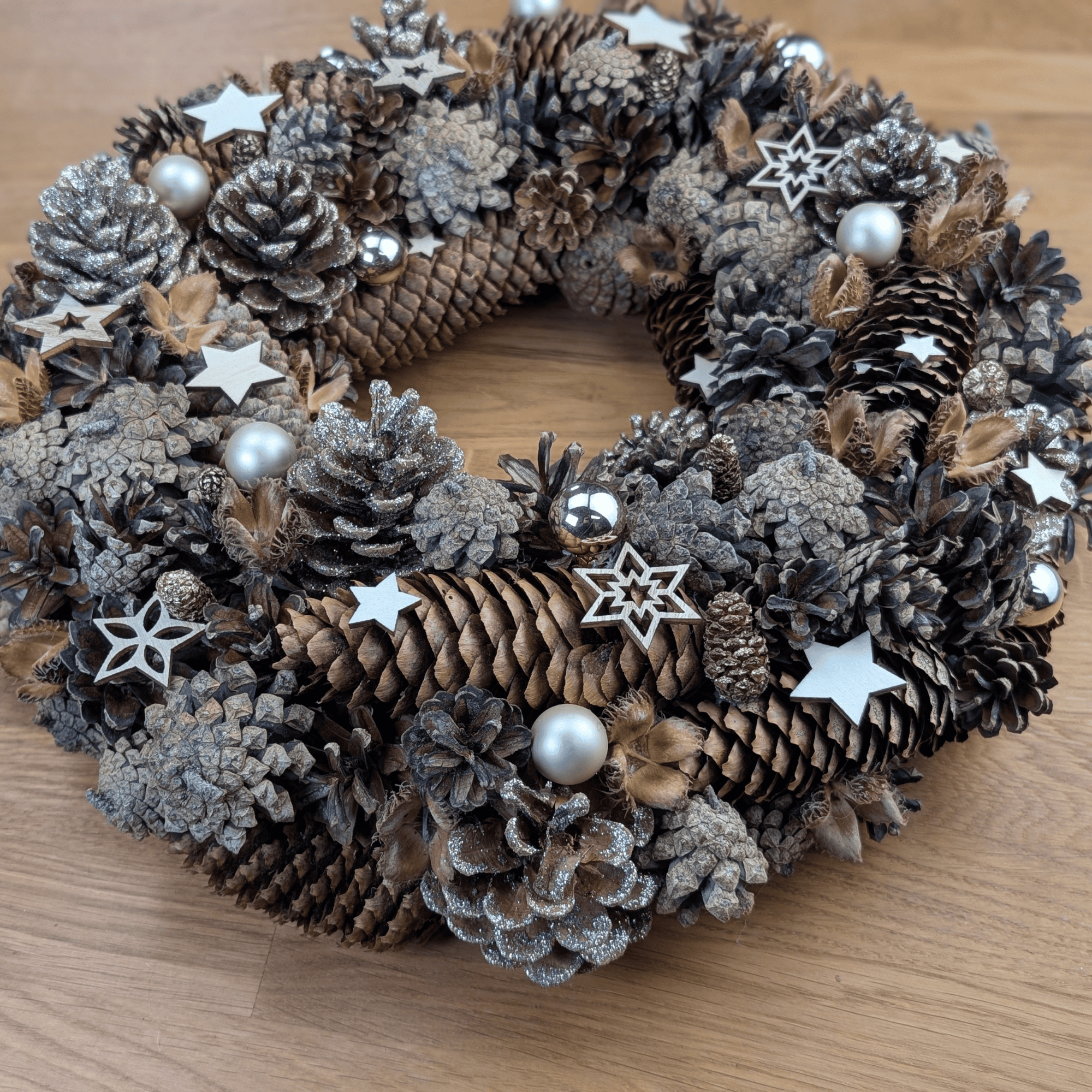 Zapfenkranz in Beige, Braun & Gold – Bild 6