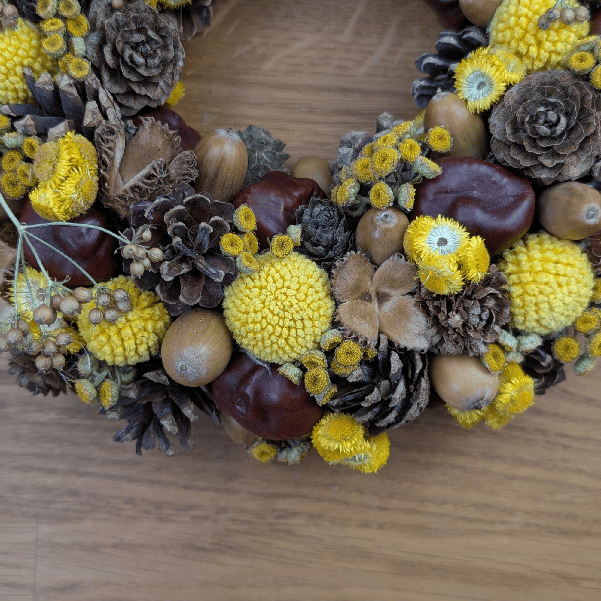 Trockenblumenkranz mit Kastanien, Graspedia & Eicheln (21 cm) – Bild 6