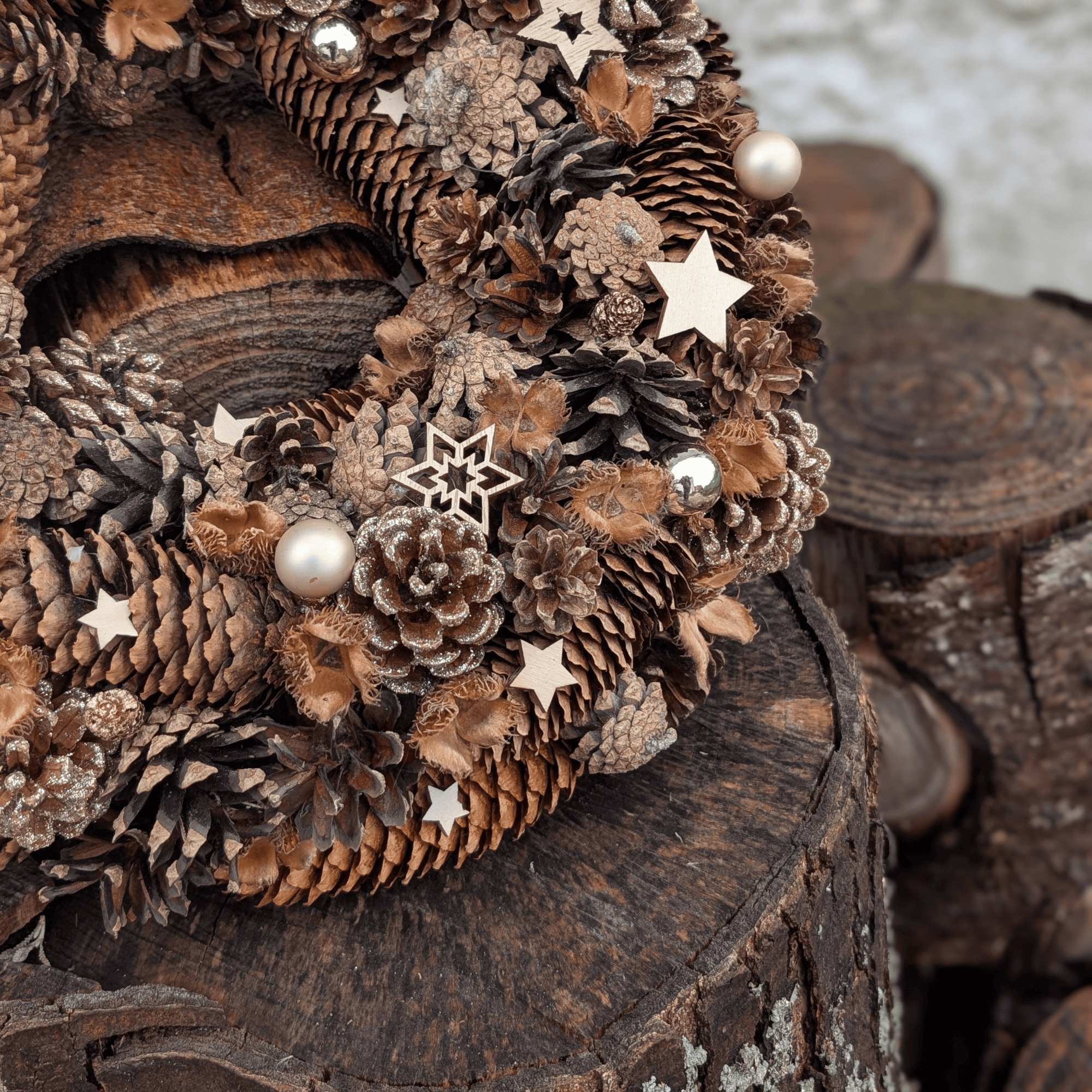 Zapfenkranz in Beige, Braun & Gold – Bild 3