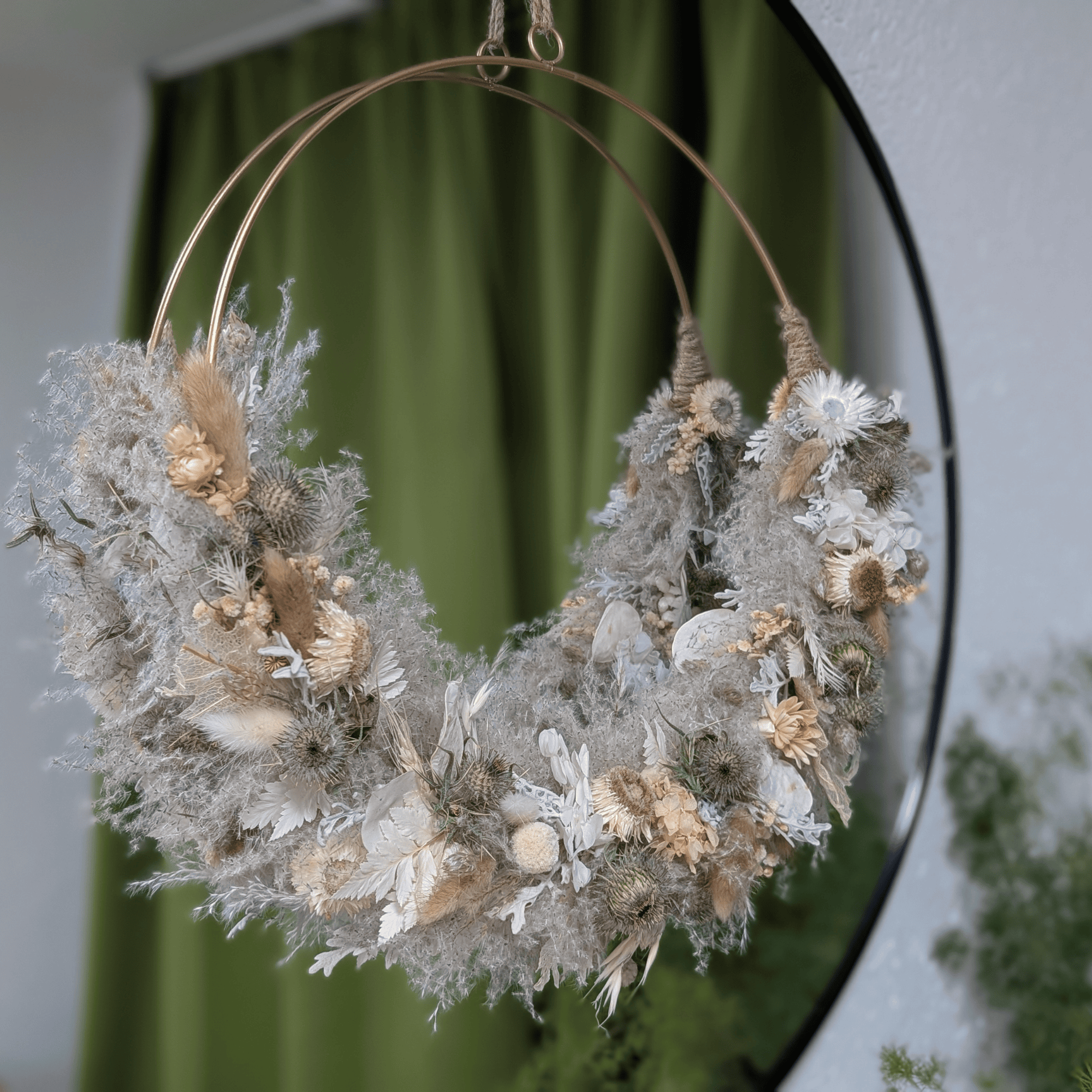 Beidseitig gewickelter Trockenblumenkranz in Naturtönen (43 cm) – Bild 2
