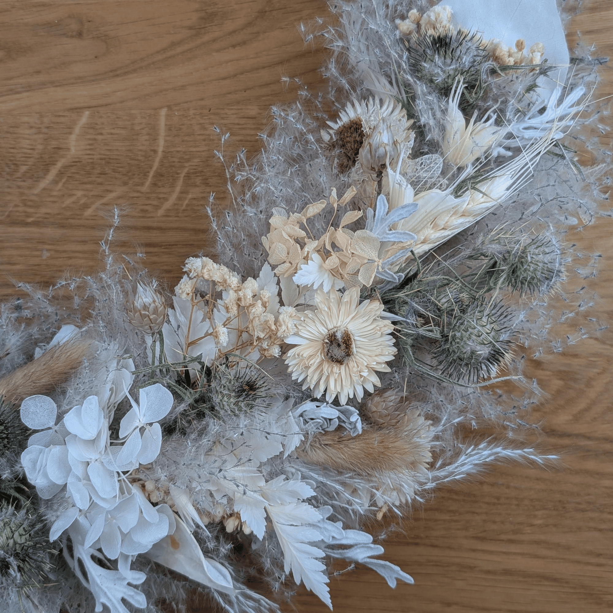 Beidseitig gewickelter Trockenblumenkranz in Naturtönen (43 cm) – Bild 6