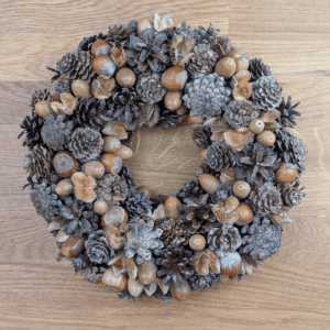 Naturkranz mit Zapfen, Eicheln & Haselnüsse- 24 cm