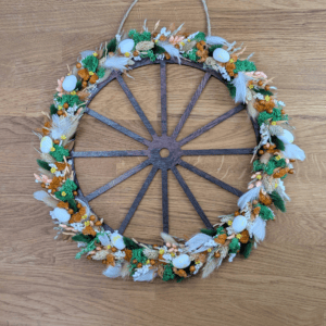 Trockenblumenkranz auf großem Holz-Wagenrad 35 cm
