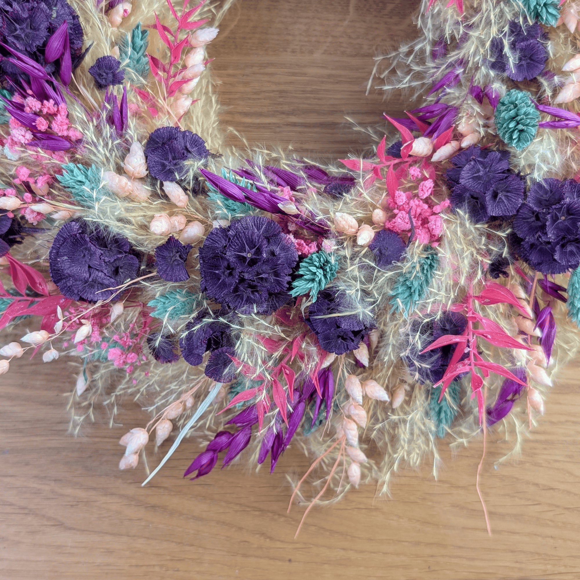 Trockenblumenkranz mit Scabiosen und Gräsern – 32 cm – Bild 5