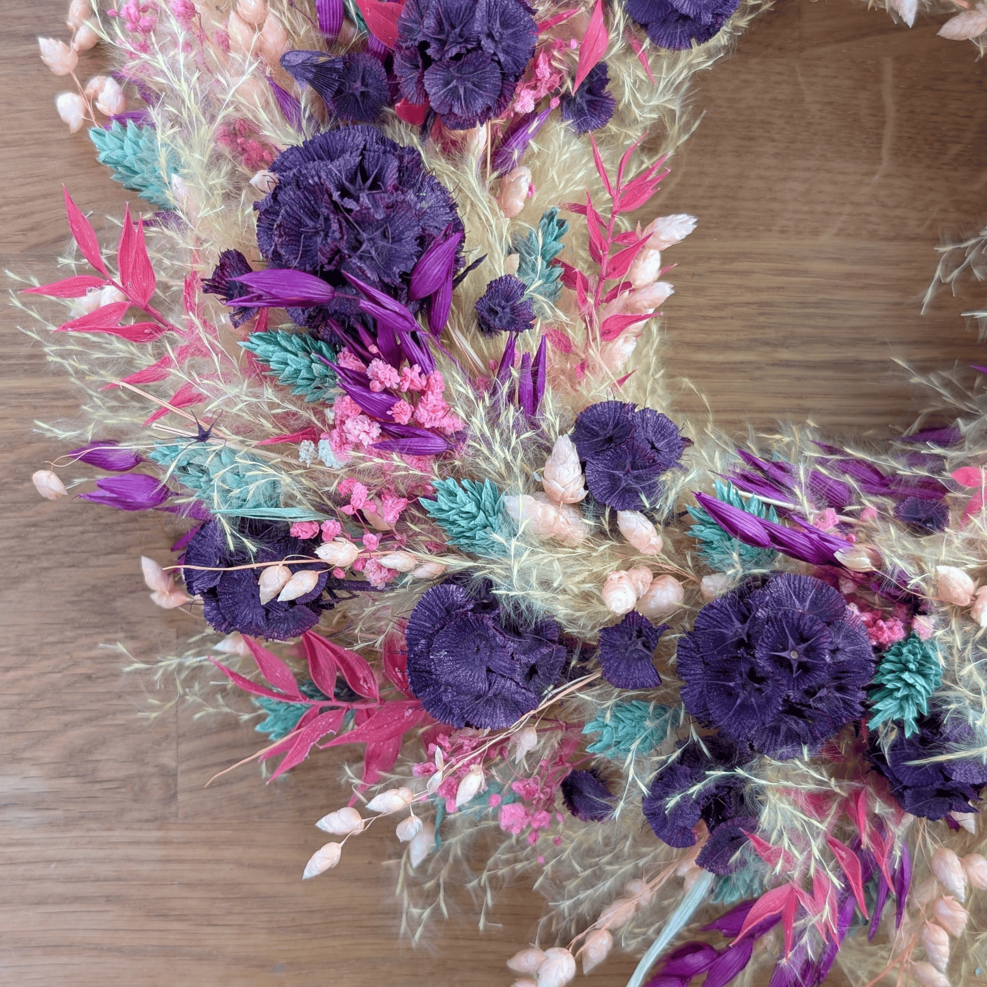 Trockenblumenkranz mit Scabiosen und Gräsern – 32 cm – Bild 4