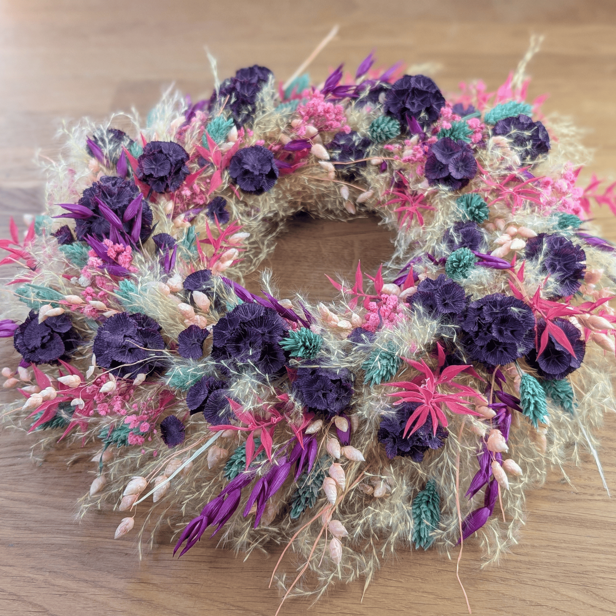 Trockenblumenkranz mit Scabiosen und Gräsern – 32 cm – Bild 3