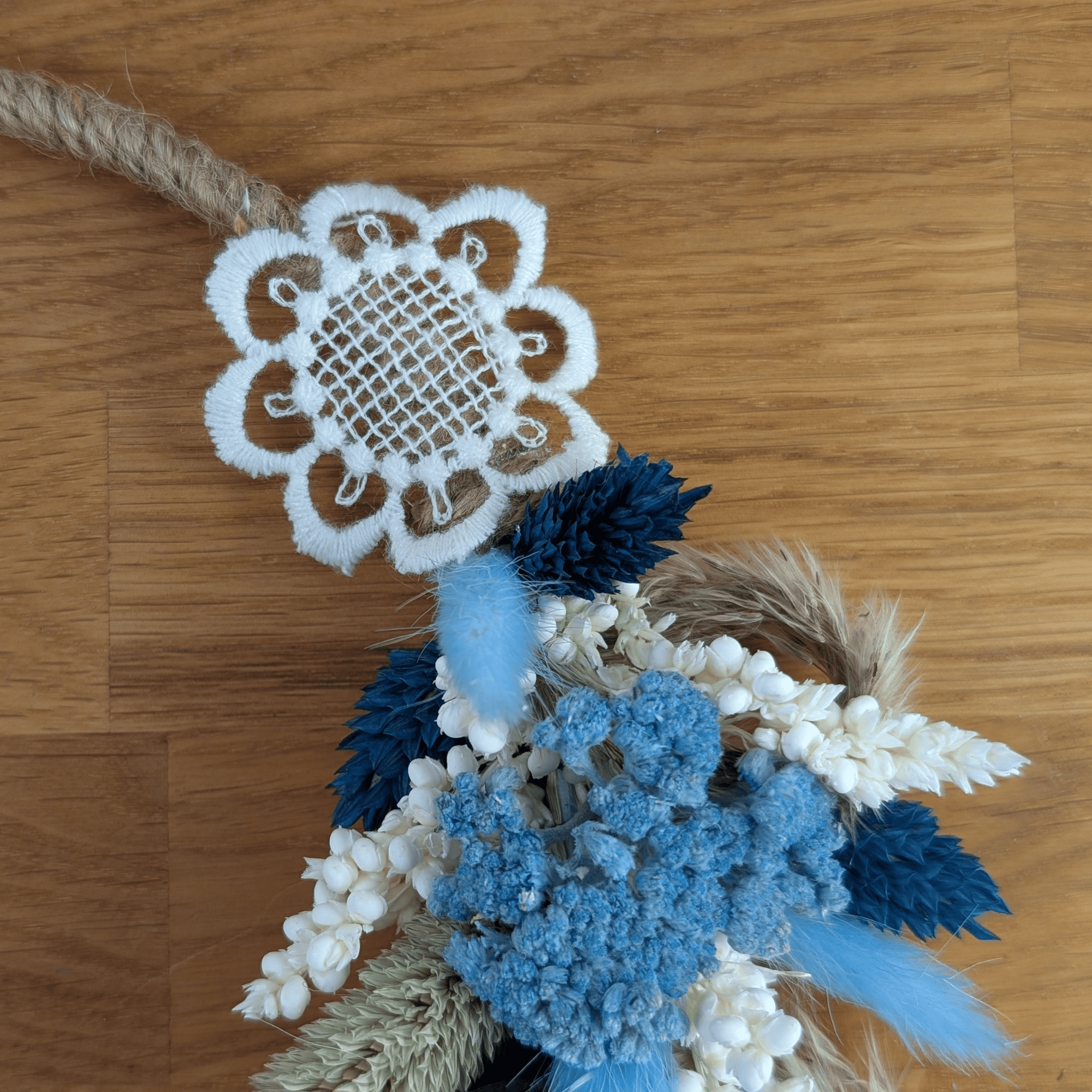 Trockenblumenkranz mit Phalaris und Spitze – 27 cm – Bild 6
