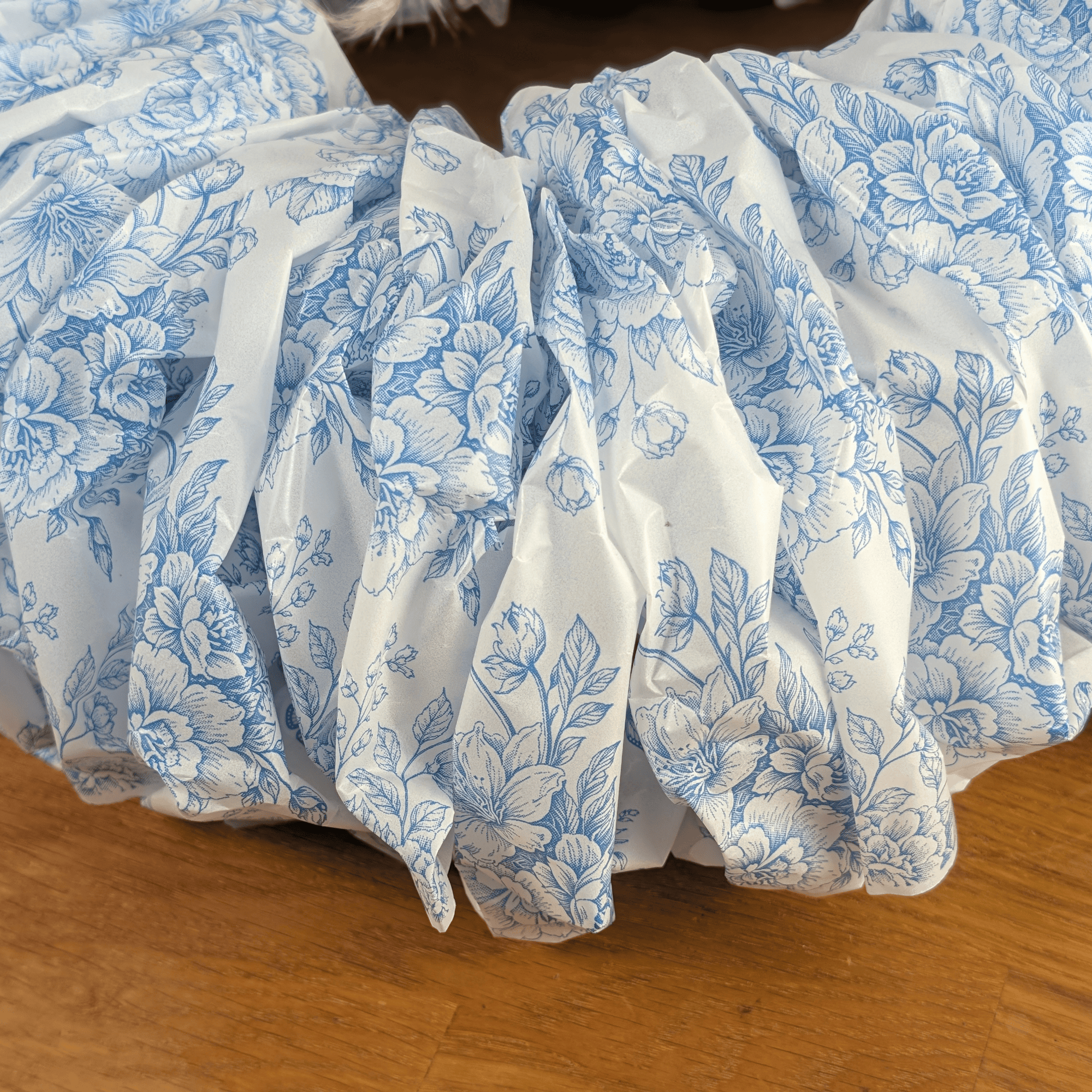Papierkranz mit Trockenblumen in Weiß und Blau – 52,5 cm – Bild 5