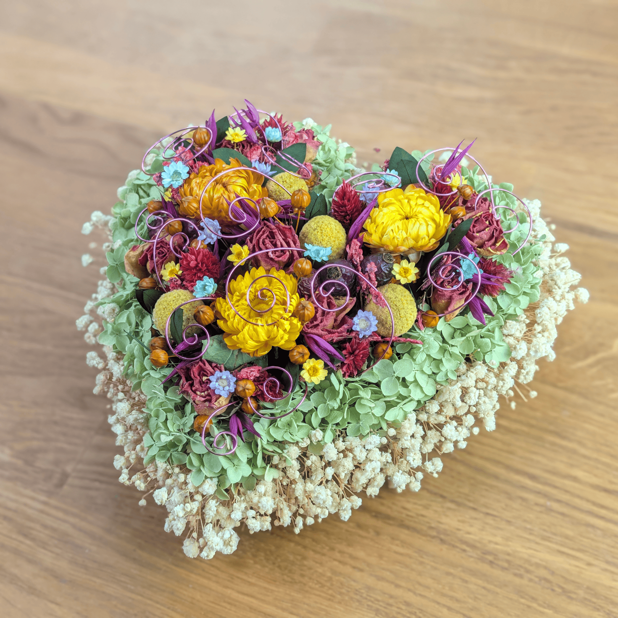 Trockenblumenherz in Regenbogenfarben – 24 × 23 cm – Bild 3